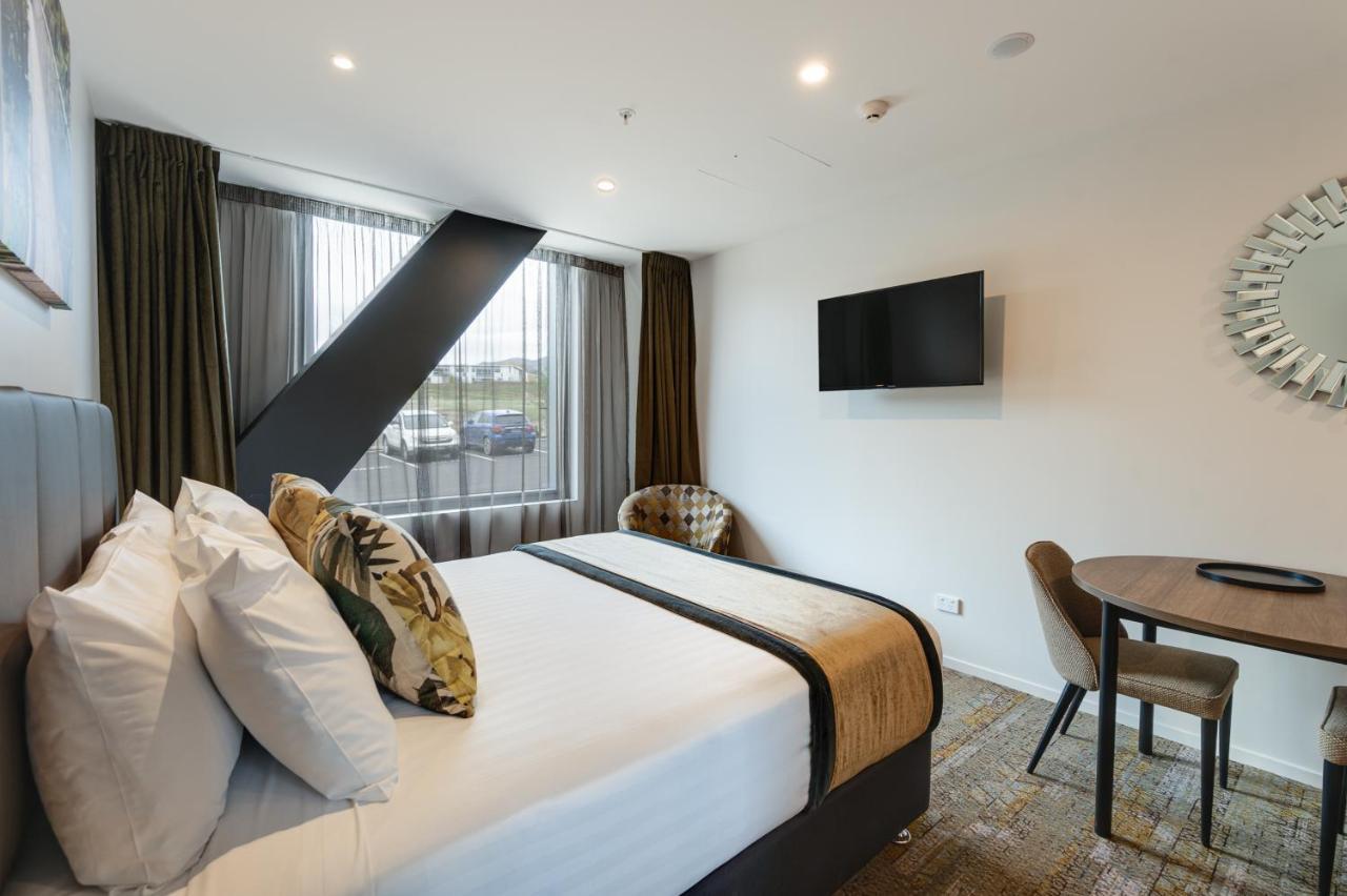 Hotel La Quinta By Wyndham Remarkables Park 4*