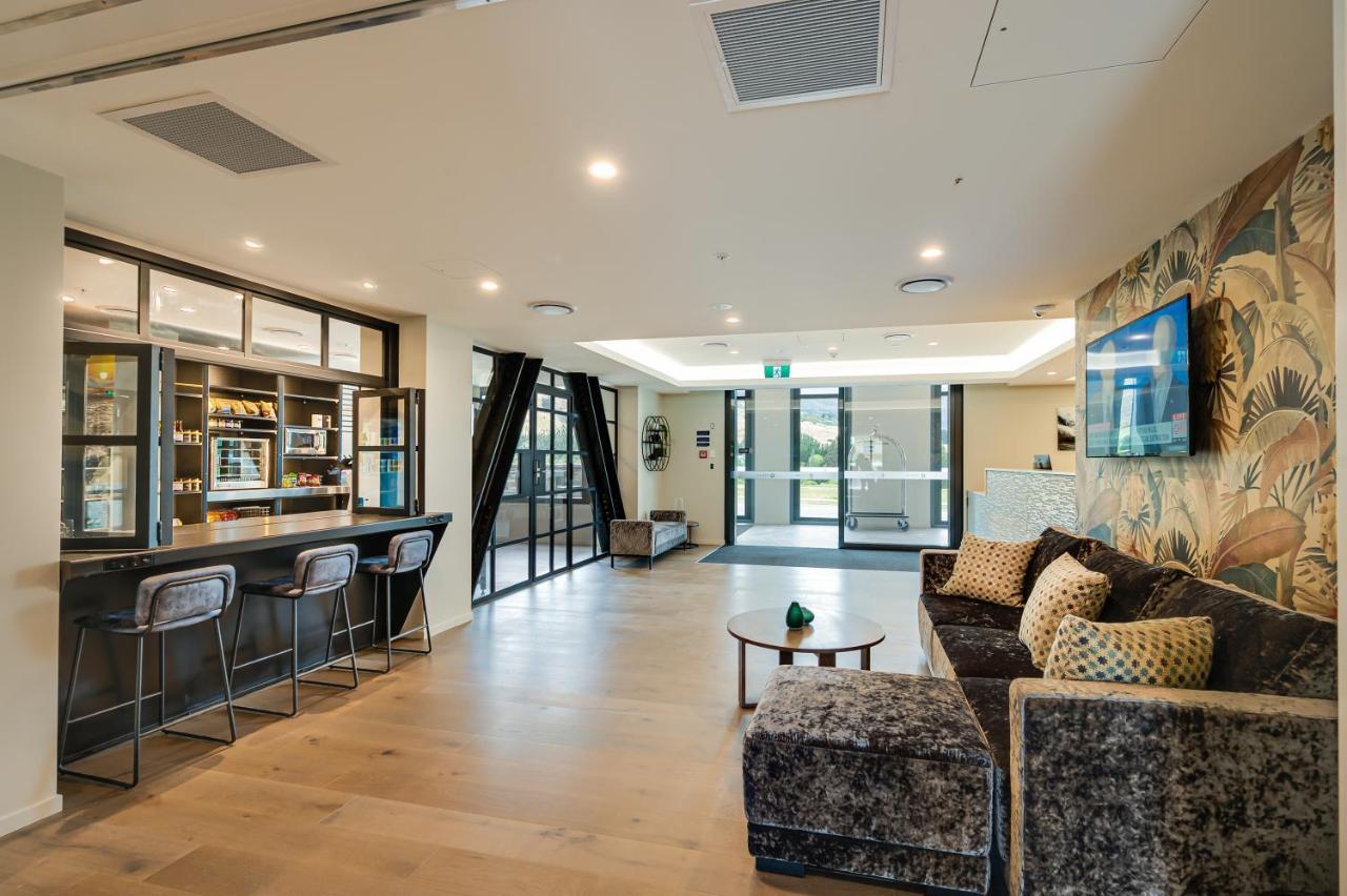 La Quinta By Wyndham Remarkables Park Hotel 4*