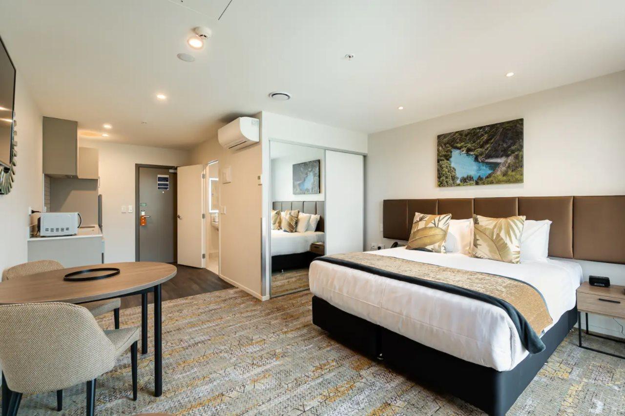 La Quinta By Wyndham Remarkables Park Hotel