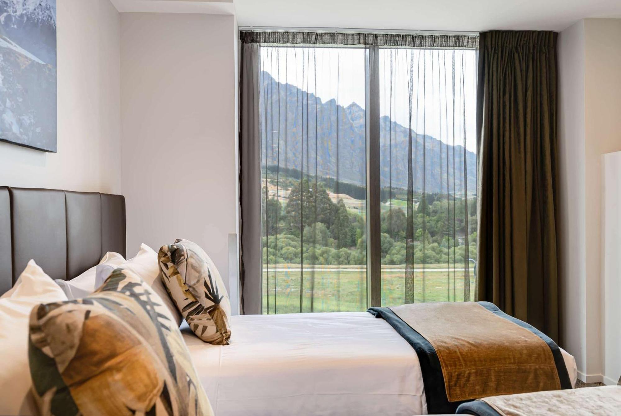 Hotel La Quinta By Wyndham Remarkables Park 4*